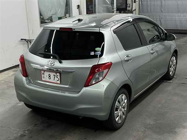 TOYOTA VITZ 2012