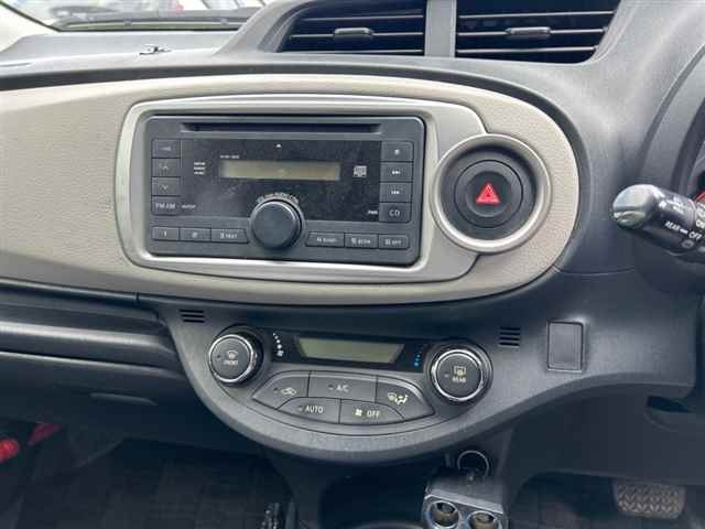 TOYOTA VITZ 2012