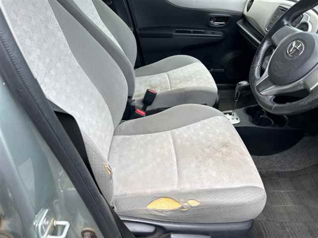 TOYOTA VITZ 2012