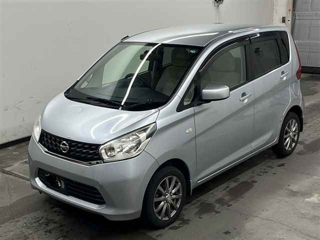 NISSAN DAYZ 2013