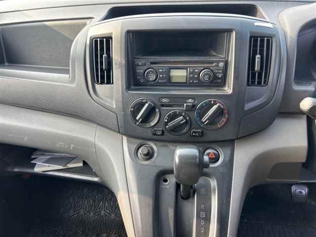 NISSAN NV200 2011