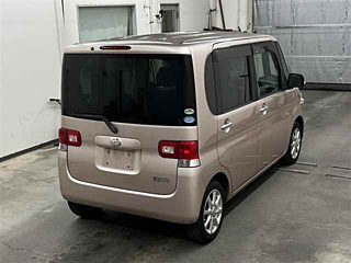 DAIHATSU TANTO 2010