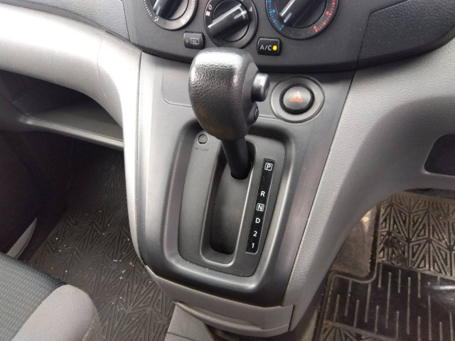 NISSAN NV200 2019