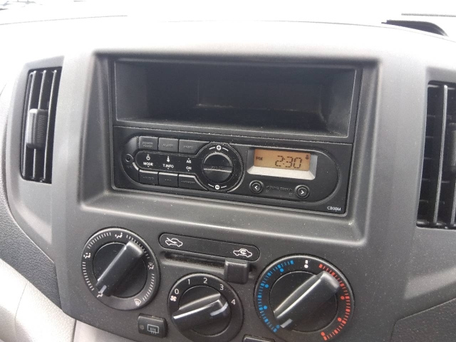 NISSAN NV200 2019