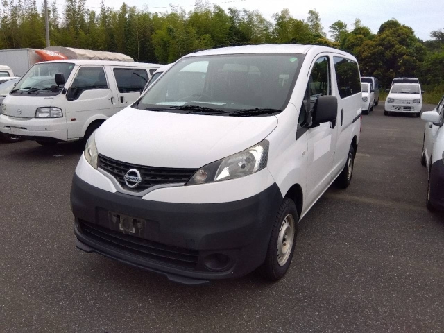 NISSAN NV200 2019