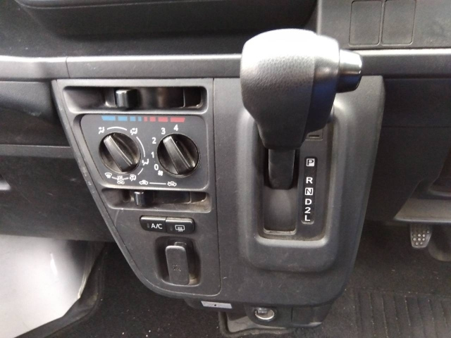 DAIHATSU HIJET VAN 2020