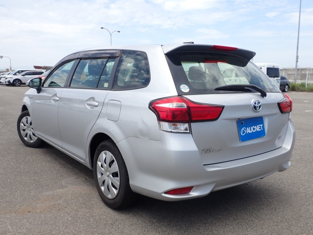 TOYOTA COROLLA FIELDER 2016