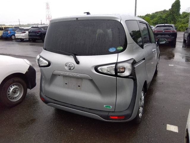 TOYOTA SIENTA 2016