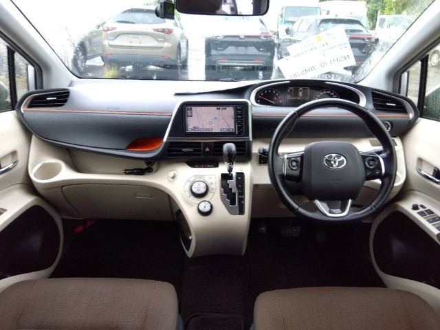 TOYOTA SIENTA 2016