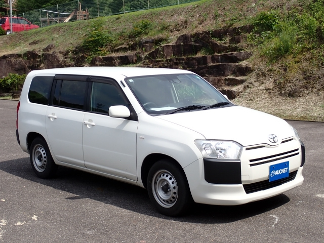 TOYOTA PROBOX 2018