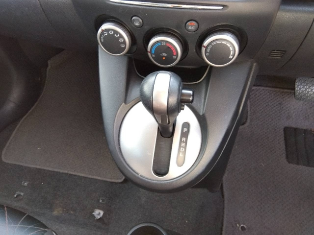 MAZDA DEMIO 2012