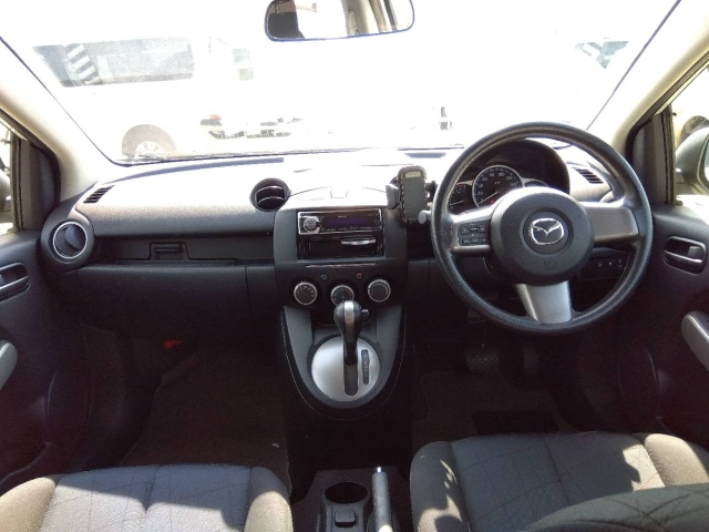 MAZDA DEMIO 2012