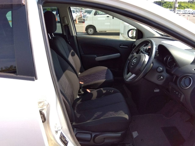 MAZDA DEMIO 2012