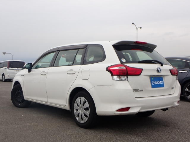 TOYOTA COROLLA FIELDER 2016