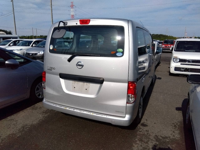 NISSAN NV200 2012