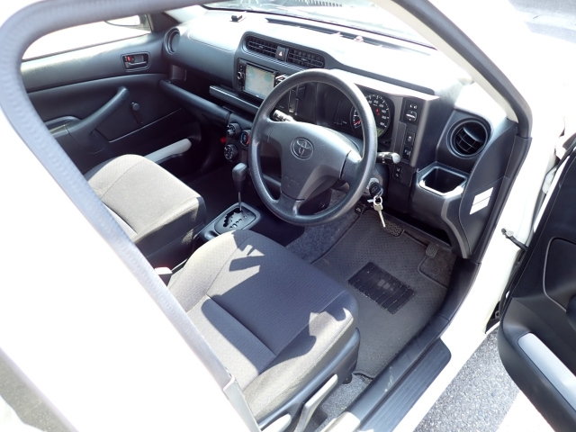 TOYOTA PROBOX 2017