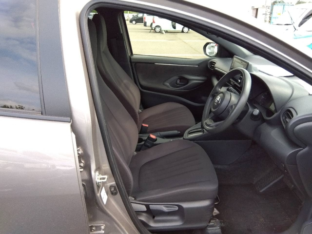 TOYOTA YARIS 2023