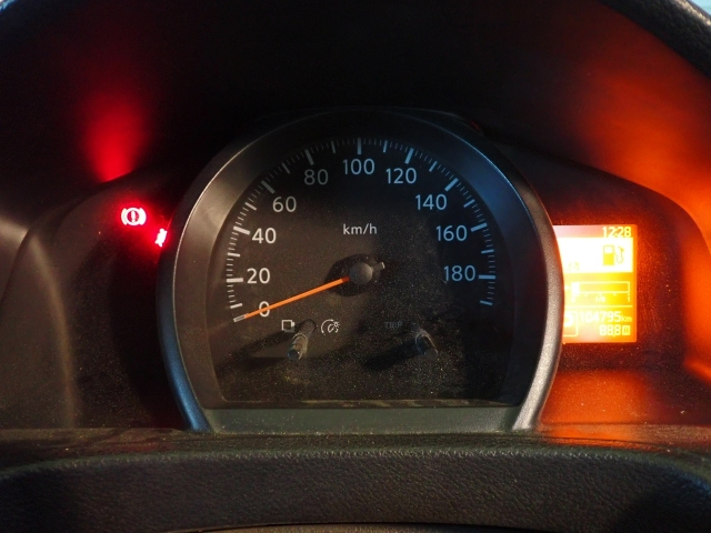 NISSAN NV200 2019