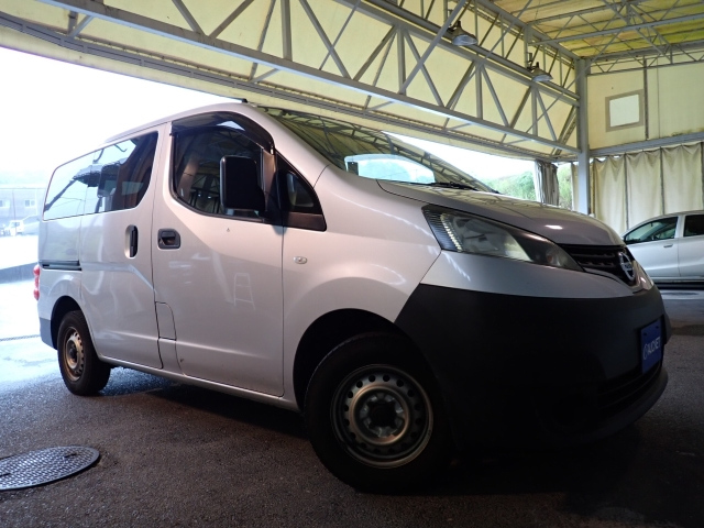 NISSAN NV200 2019