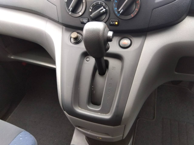 NISSAN NV200 2013