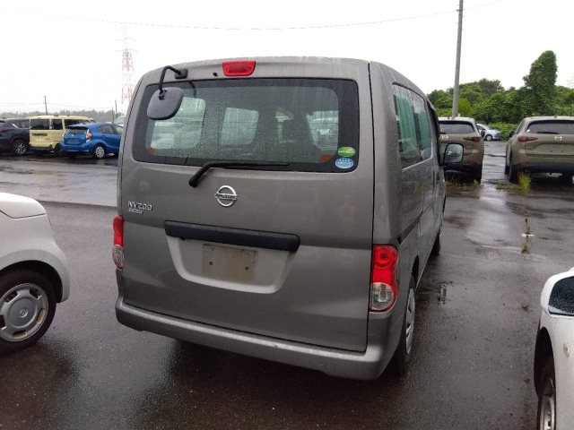 NISSAN NV200 2013