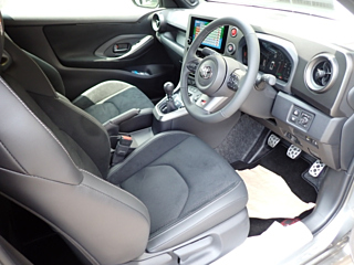 TOYOTA YARIS 2025