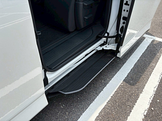 TOYOTA NOAH 2025