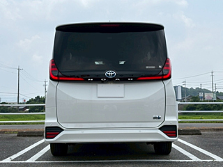 TOYOTA NOAH 2025