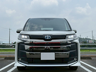 TOYOTA NOAH 2025