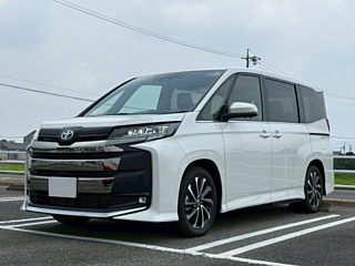 TOYOTA NOAH 2025