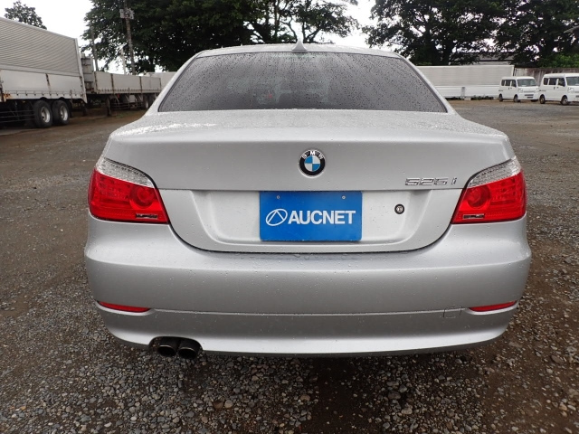 BMW 5 SERIES 2010