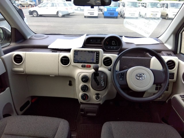 TOYOTA PORTE 2020