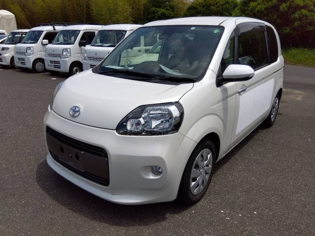 TOYOTA PORTE 2020