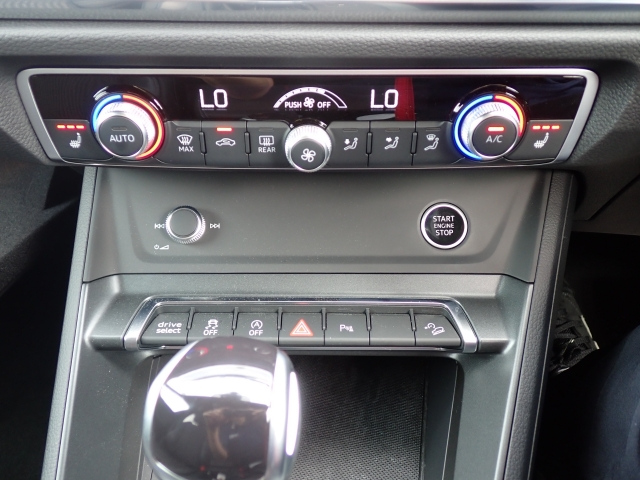 AUDI Q3 2023