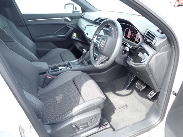 AUDI Q3 2023
