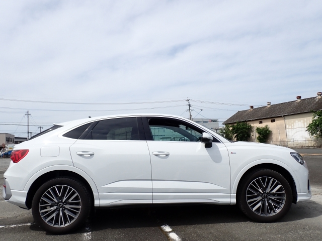 AUDI Q3 2023