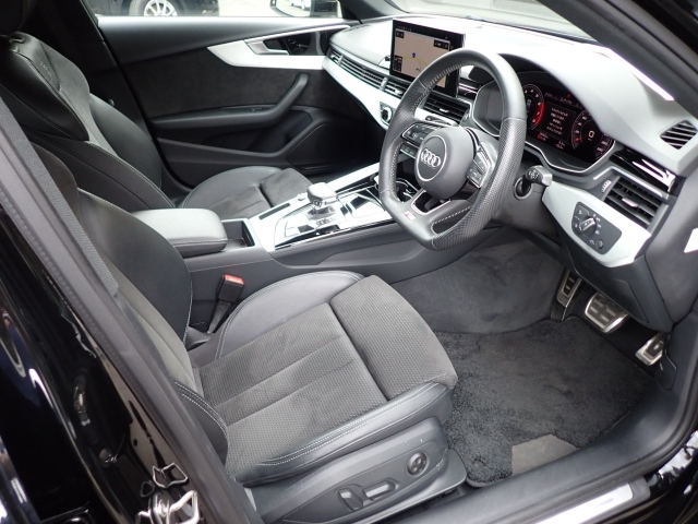 AUDI A4 2021