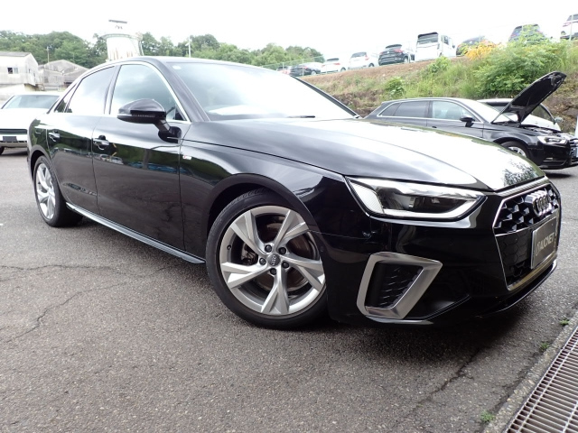 AUDI A4 2021