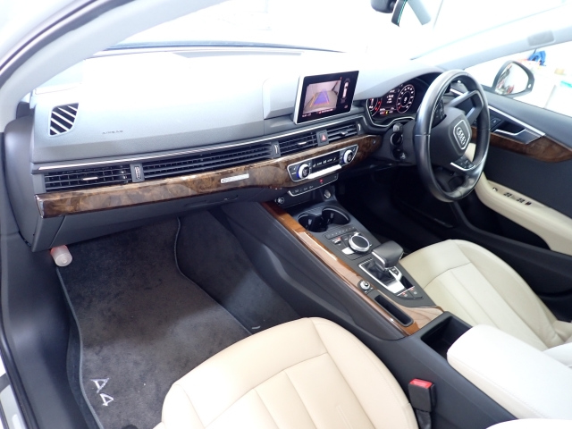 AUDI A4 2016
