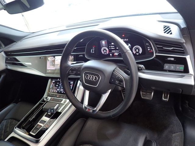 AUDI Q8 2022