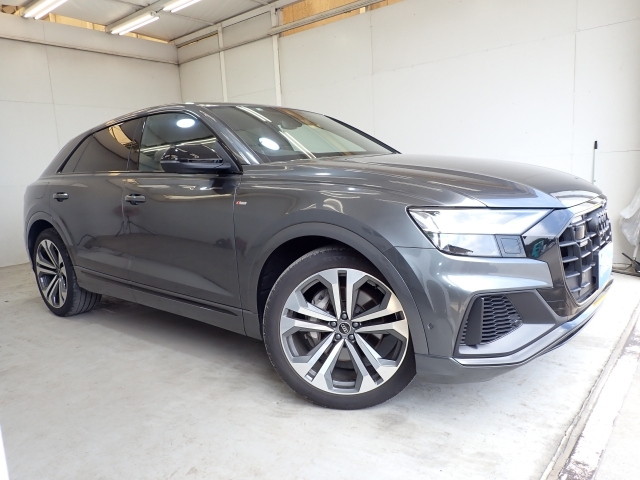 AUDI Q8 2022