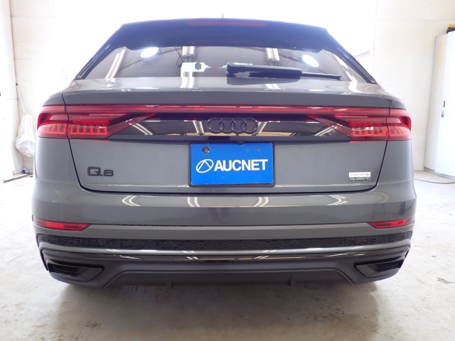 AUDI Q8 2022