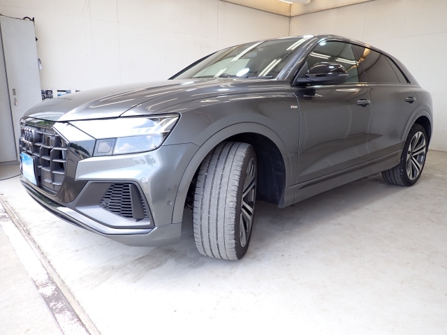 AUDI Q8 2022