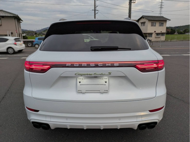 PORSCHE CAYENNE 2022
