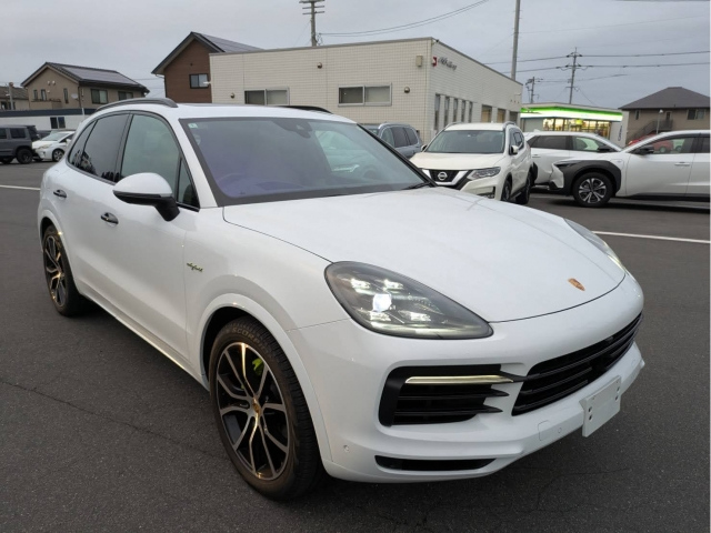 PORSCHE CAYENNE 2022