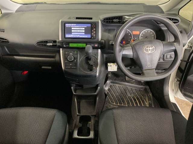 TOYOTA WISH 2012