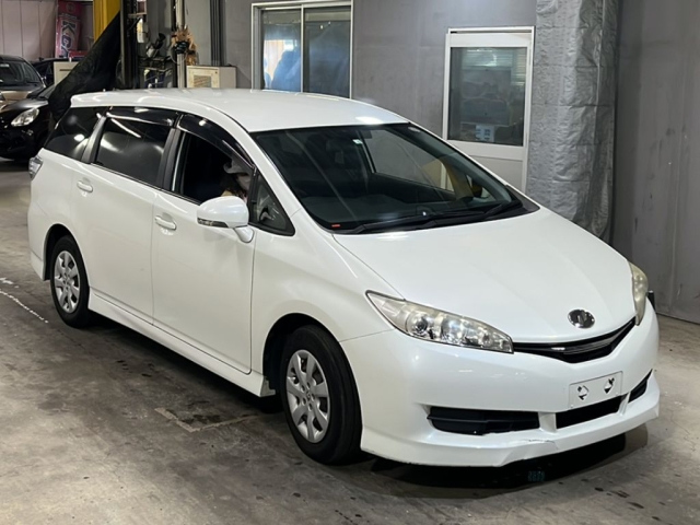 TOYOTA WISH 2012