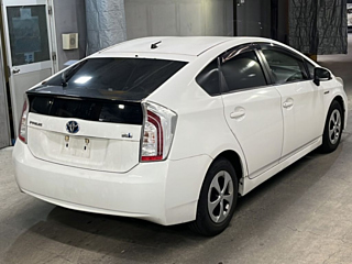 TOYOTA PRIUS 2015