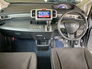 HONDA FREED 2011