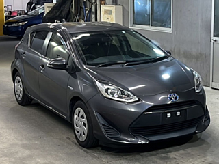 TOYOTA AQUA 2018